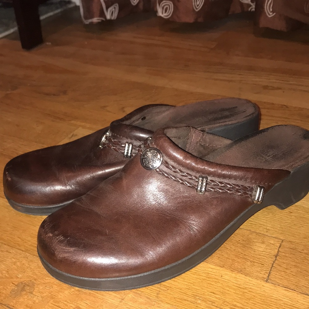 Vintage Minnetonka Clogs